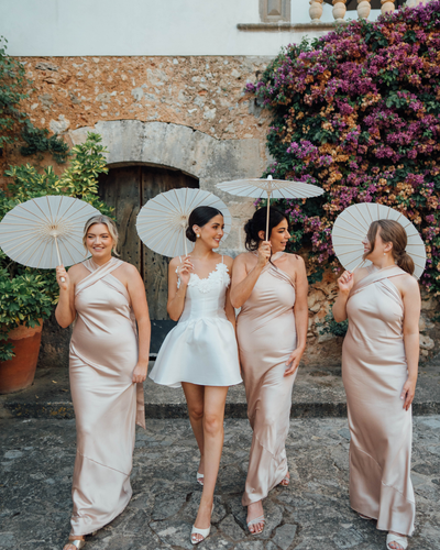 Real Wedding Inspiration | Rewritten Bridesmaids Tagged "TRENDS" Real Wedding Inspiration | Rewritten Bridesmaids Tagged "TRENDS"