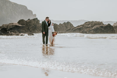 Jenna & Tom’s Fun and Relaxed Summer Wedding at Lusty Glaze Beach